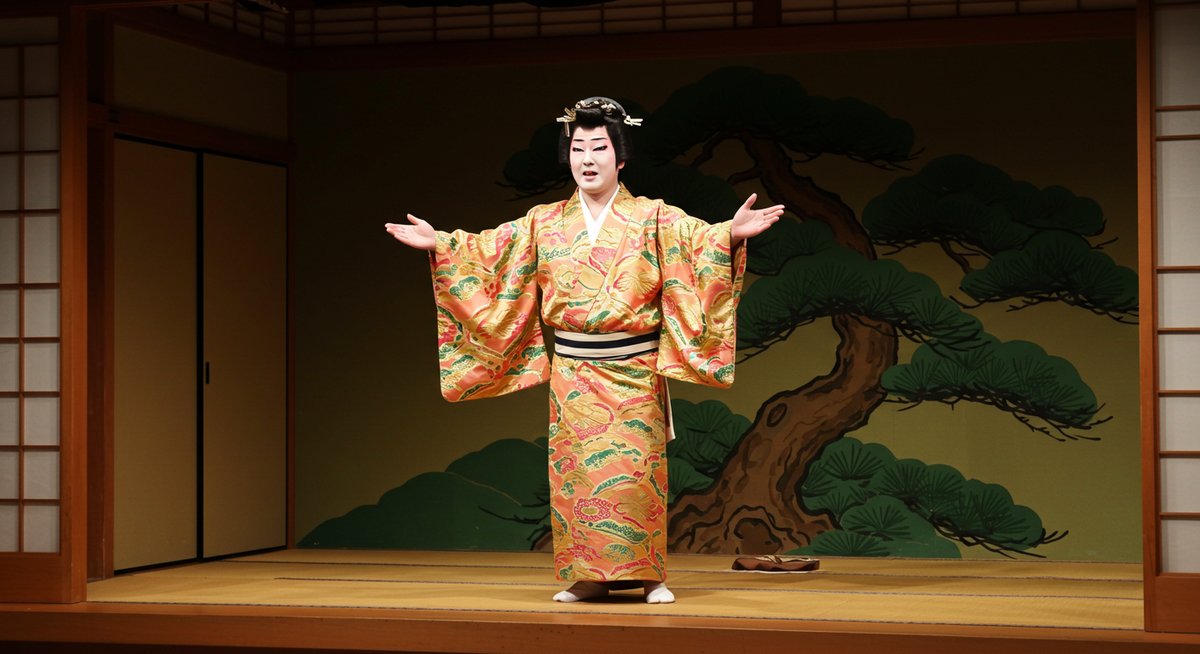能 と 狂言の違い